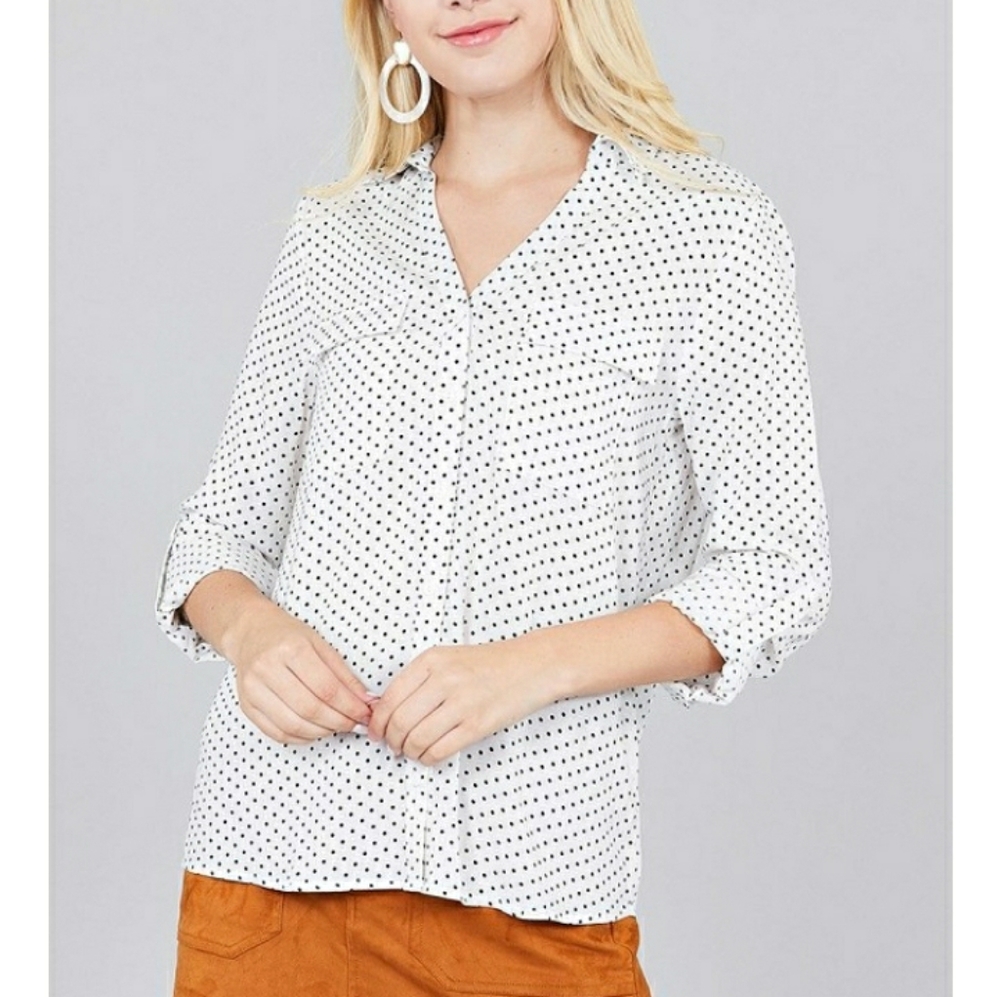 *NEW* Button V-neck shirt